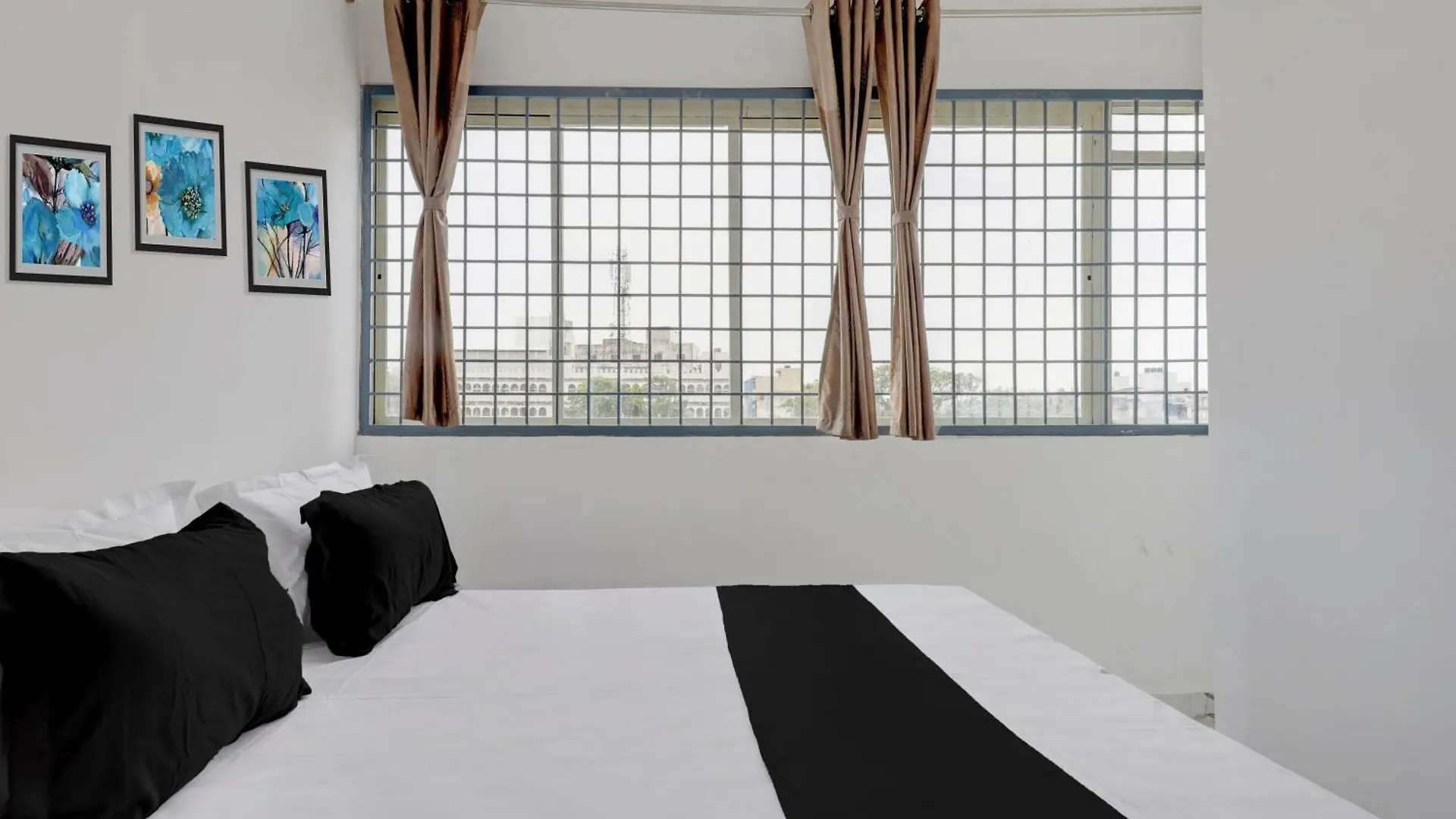 Hotel O Nandi Grand In Mysore